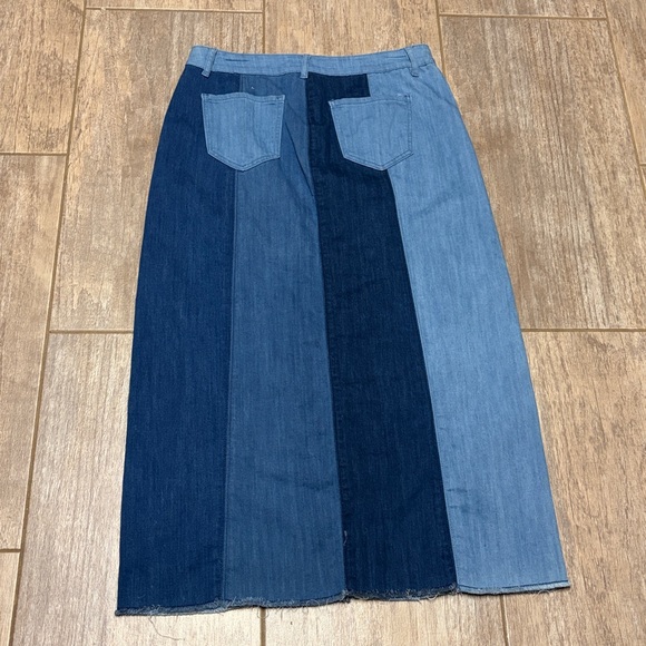 Denim skirt - Picture 3 of 3